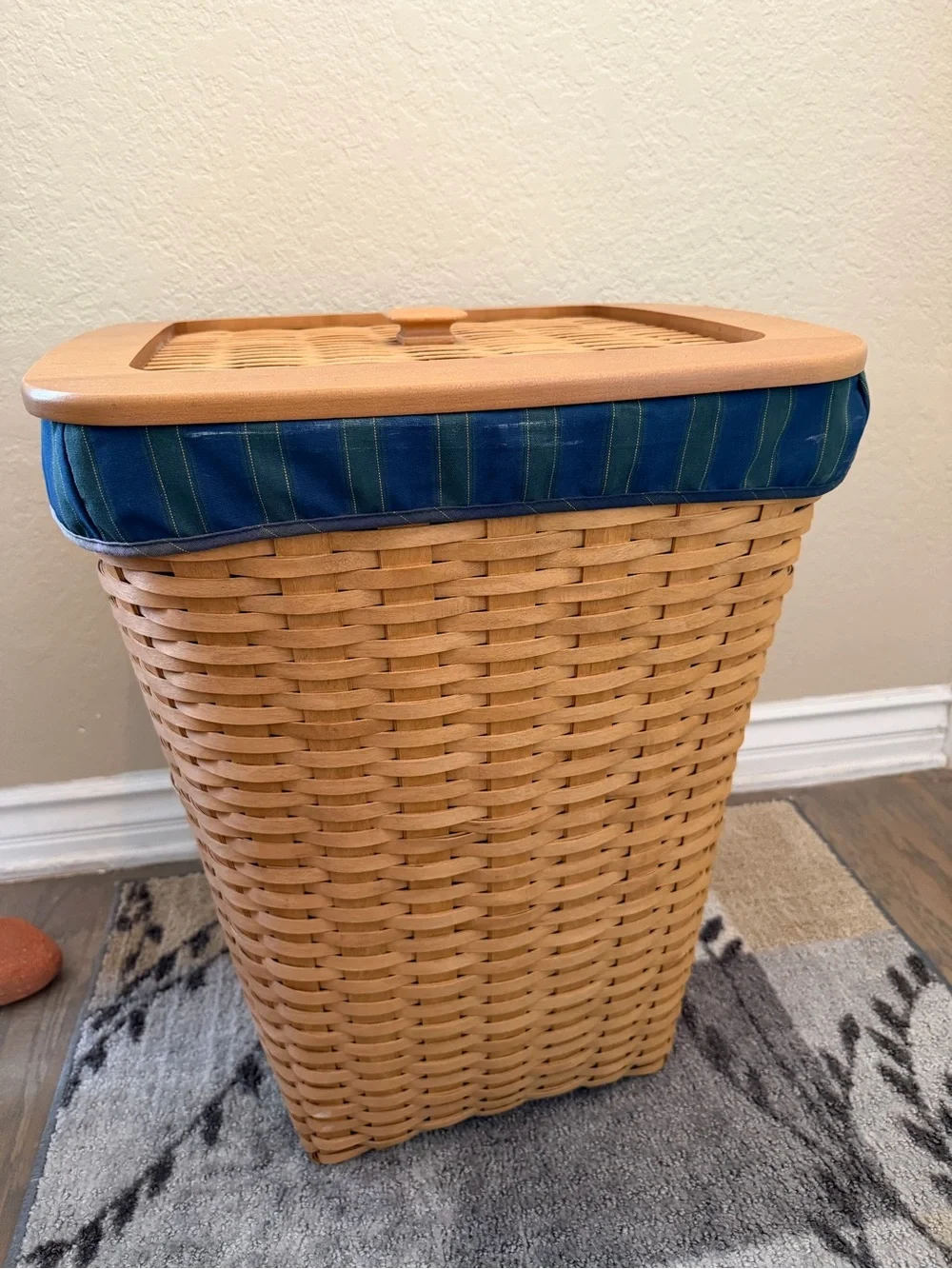 Longaberger Large Hostess Laundry Hamper 22” Tall with Lid Liner & Protector